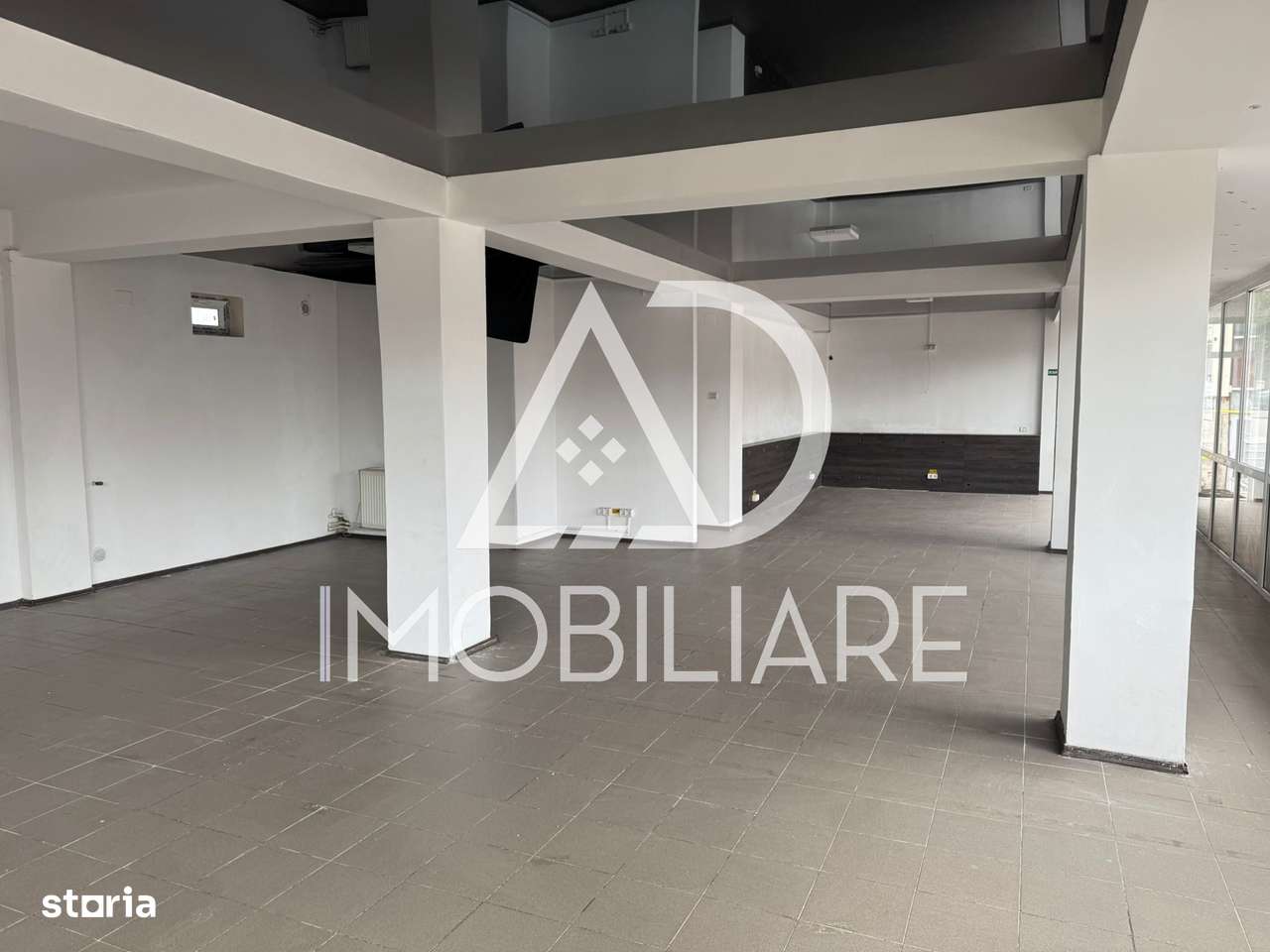 Spațiu comercial în Piața Centrală - Imagine principală: 3/10