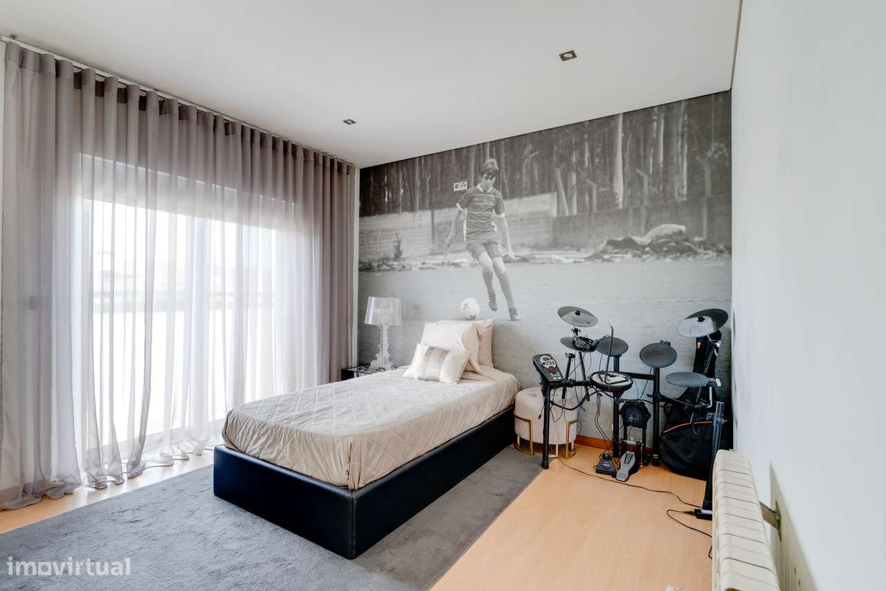 Elegância e Privacidade na Moradia dos Seus Sonhos-9