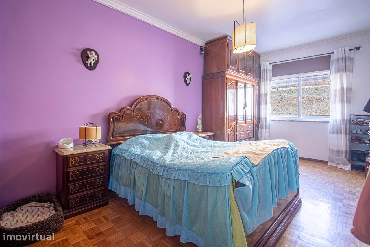 Apartamento T3 c/ 2 WCs e Sala c/ Lareira em Monte Abraão, Sintra-19
