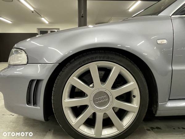 Audi RS4 Avant 2.7 Quattro - 16