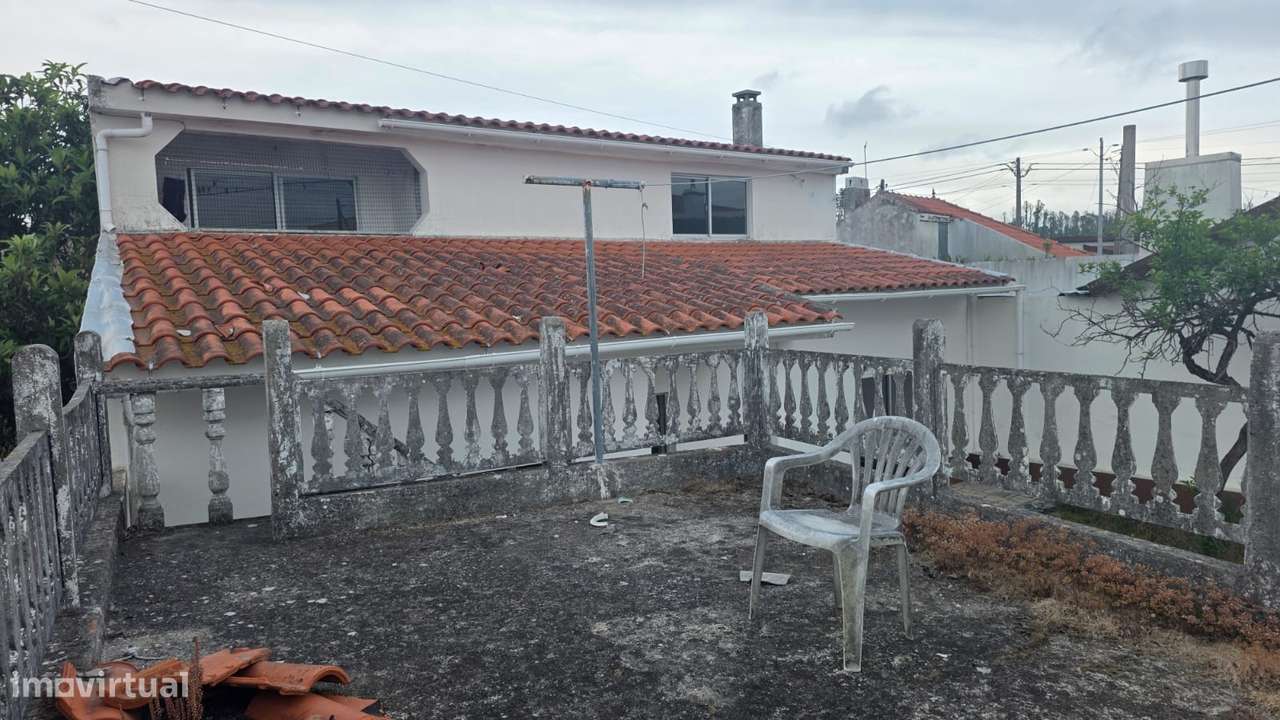 Moradia térrea T4, habitável, sem licença - M. Grande-22