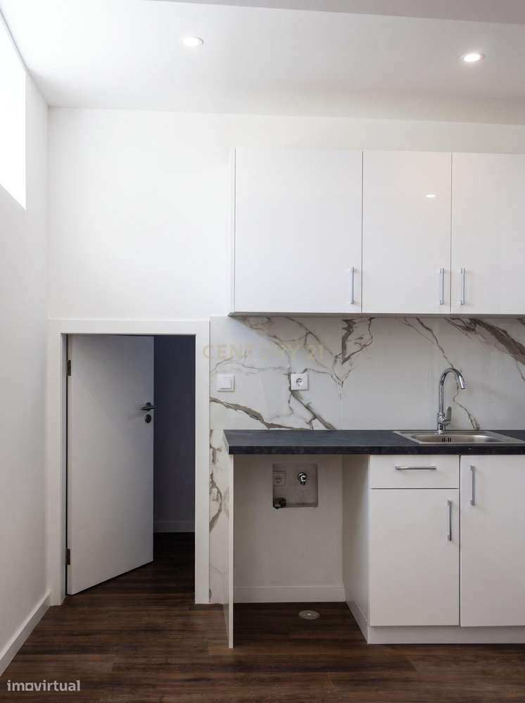 Apartamento T1 totalmente remodelado na Cruz de Pau-2