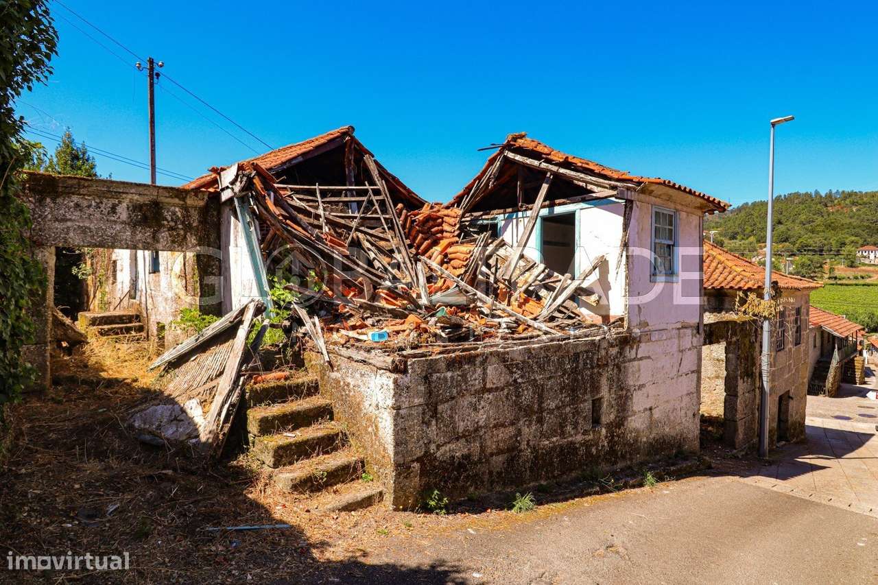 Conjunto Habitacional de 5 Moradias para Recuperar em Aboadela-9