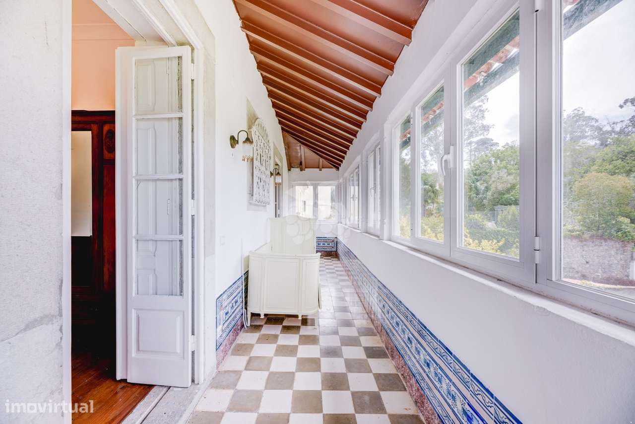 Moradia histórica T6  em Sintra com jardim, piscina e garagem-46