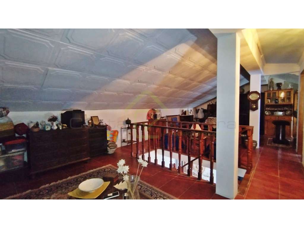 Moradia T2+2 a minutos das praias de Santa Cruz, Santa Rita e Porto...-21