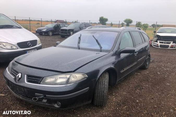 Far dreapta Renault Laguna 2 (facelift)  [din 2005 pana  2007] seria Grandtour wagon 1.9 DCi MT (12 - 3