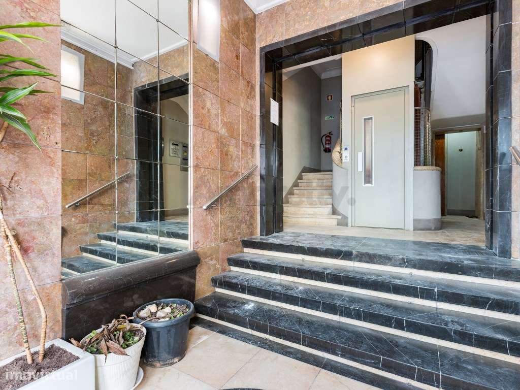 T4 Remodelado com Terraço em Pleno Coração de Arroios-23