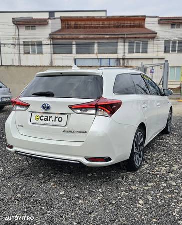 Toyota Auris 1.8 L VVT-i Hybrid Sol - 3