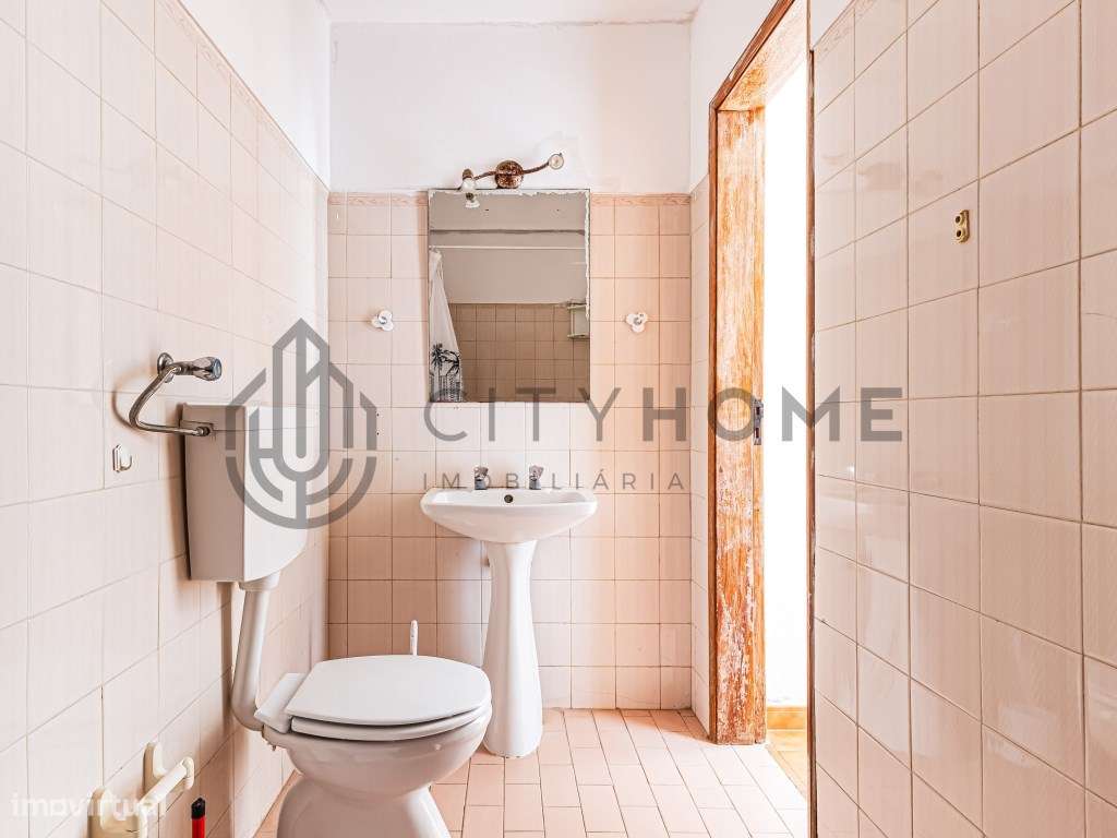 Moradia T3 e Apartamento T2 com Restaurante no Burgau-31