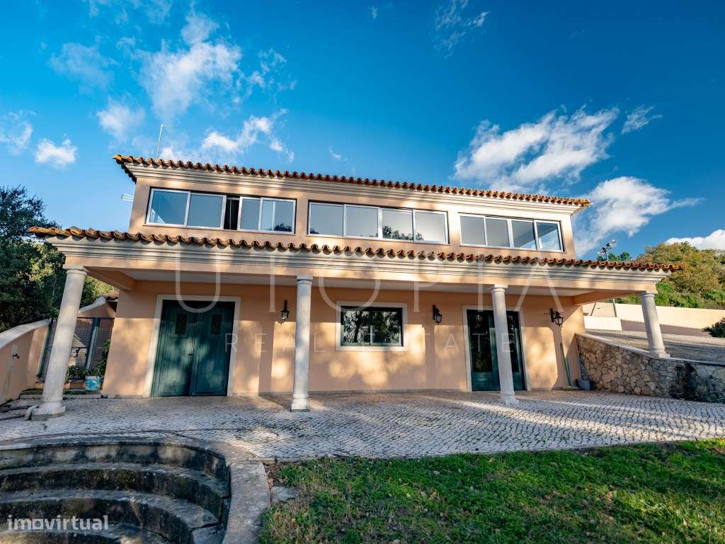 Moradia de Prestígio com Piscina, Campo de Ténis e Terreno Murado d...-17