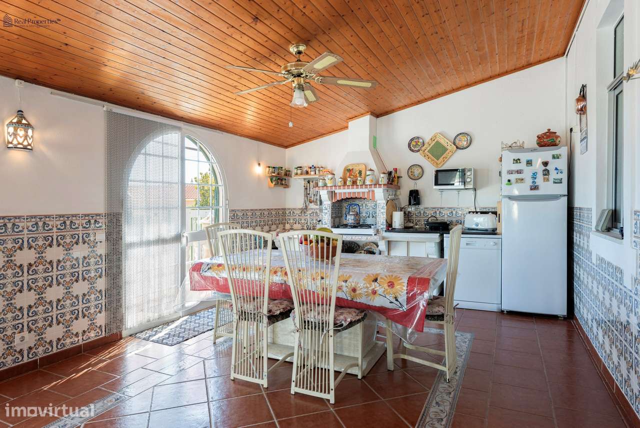 Encanto Algarvio – Moradia Térrea Isolada com Piscina e Jardim-15