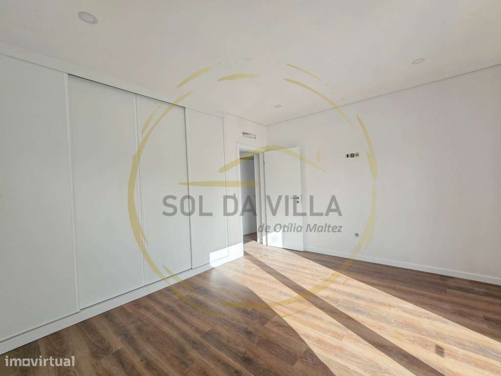 Moradia com piscina T3+1 - Fernão Ferro, Seixal - 550.000€-9