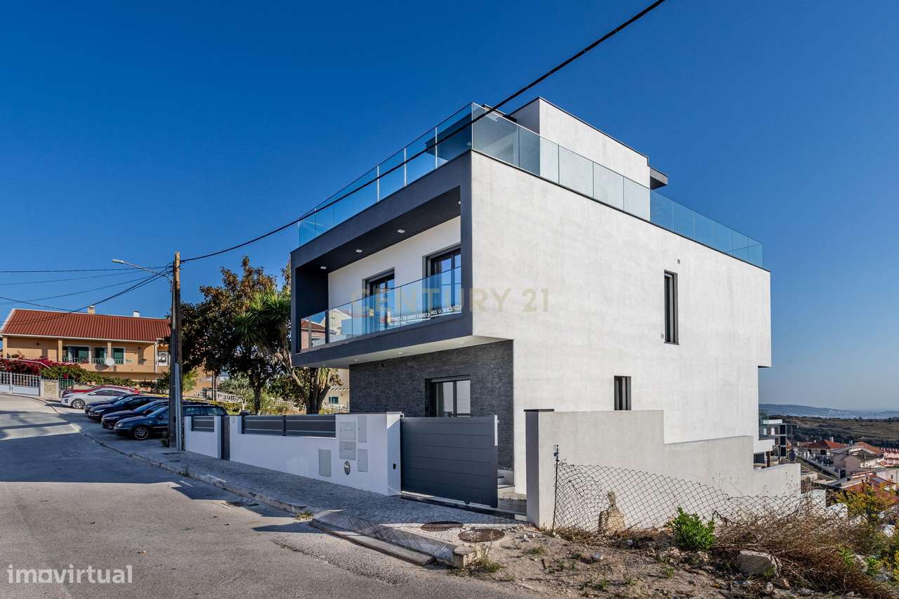 Moradia T4 de Sonho com Piscina em Odivelas.  Onde o Luxo e a Tranquil - Grande imagem: 5/59