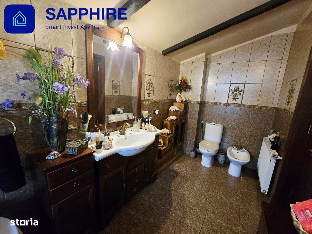 Vilă de lux Otopeni, pentru colecționari, înconjurată de brazi și artă-16