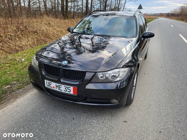 BMW Seria 3 318d Touring - 2