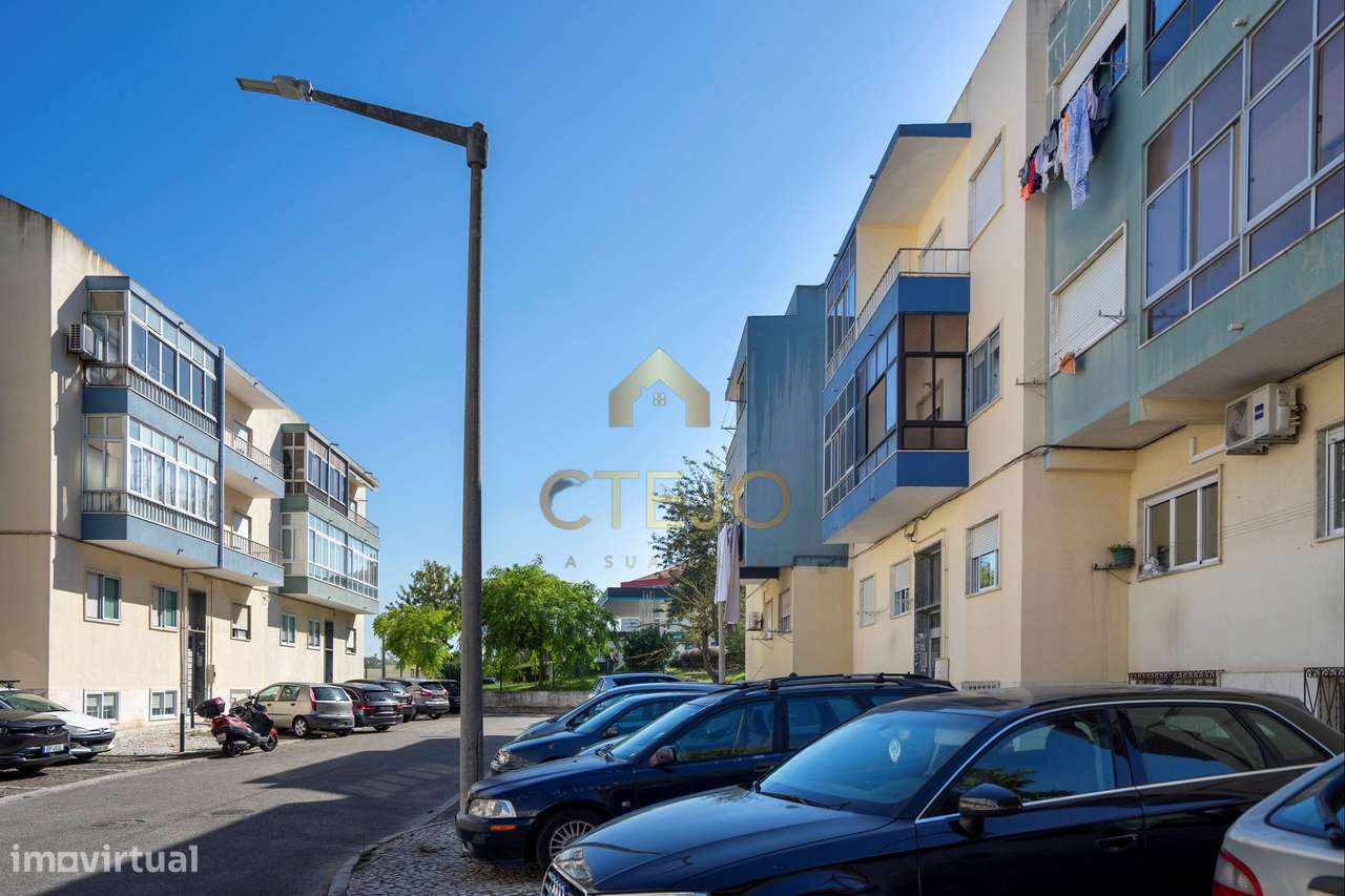 Apartamento T2  com varanda e arrecadação em Vale de Figueira , São Jo-26