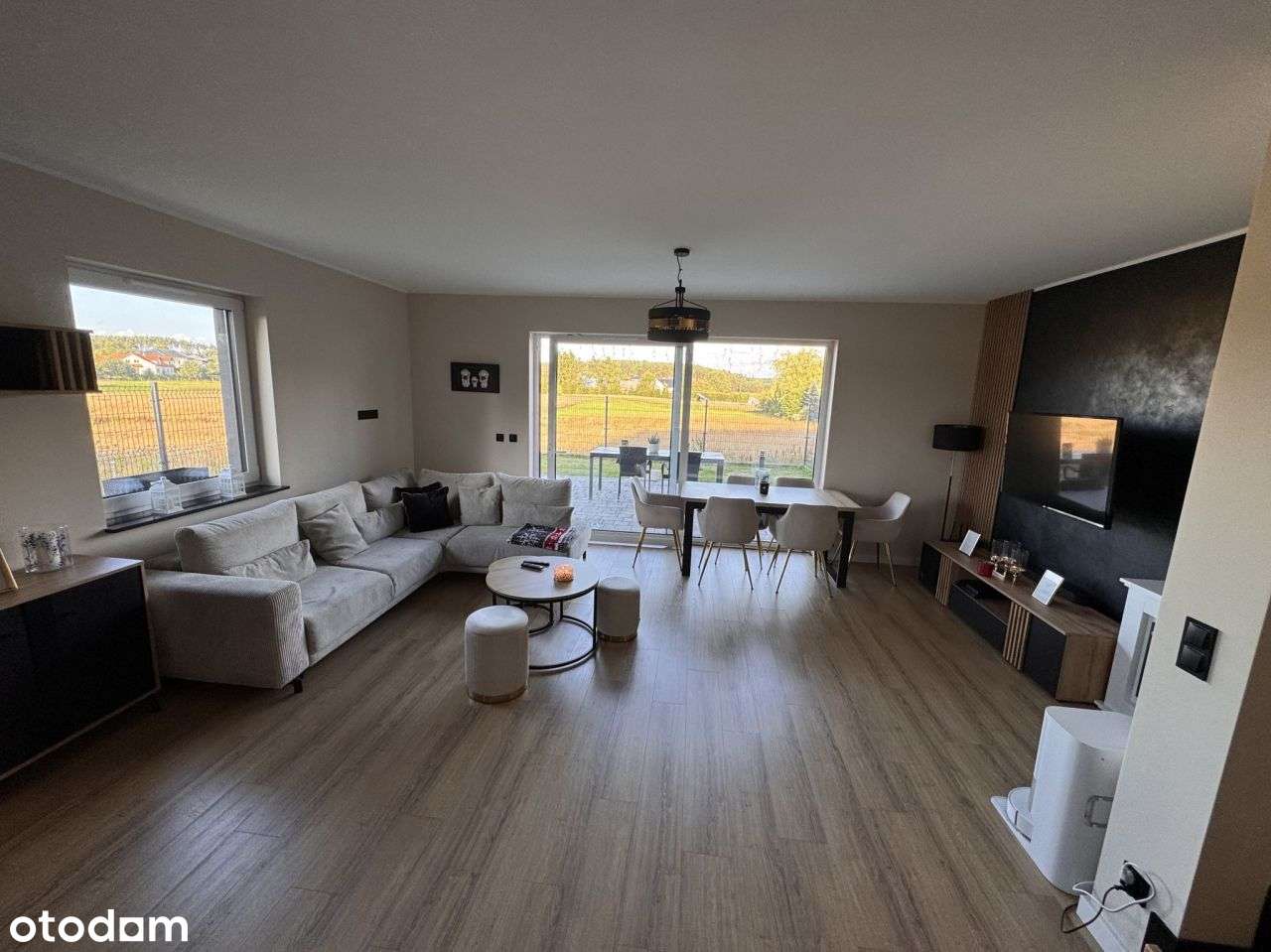 dom z pompą ciepła i panelami fotowoltaicznymi-5