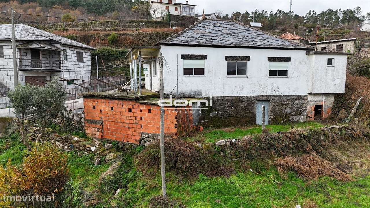Moradia V4 para Recuperar no Candal – São Pedro do Sul 🏡 - Grande imagem: 2/20