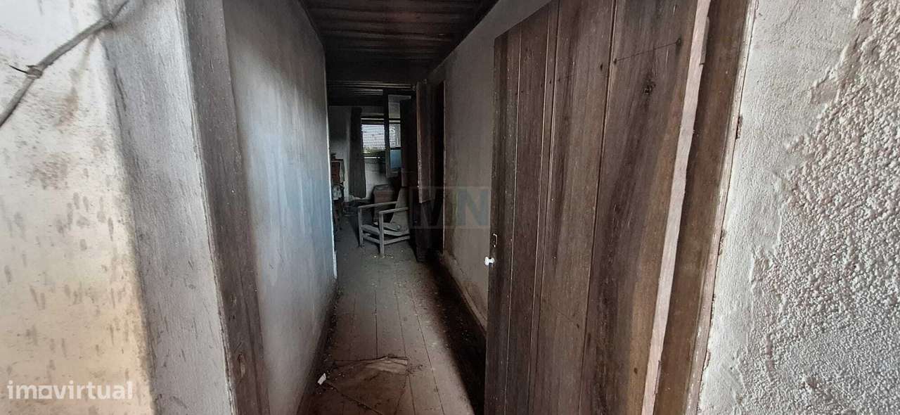 Moradia  para remodelação com Elevado Potencial em Anagueis-24