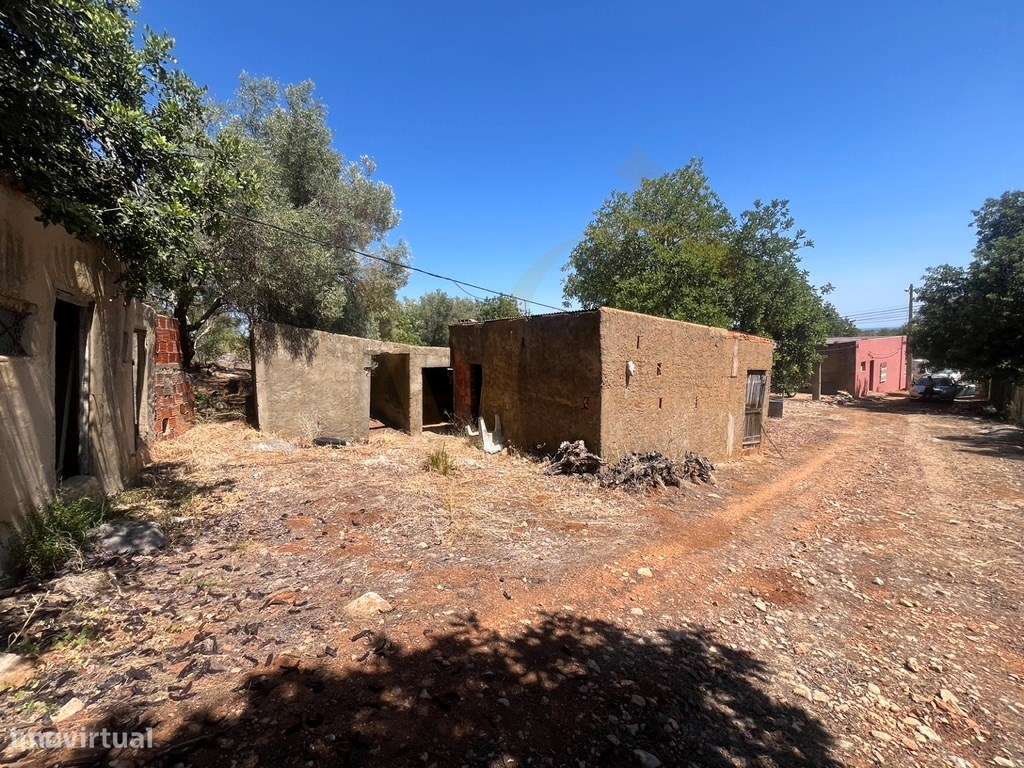 Quinta com duas casas, vistas para o mar e 11.940 m² de terreno em ...-31