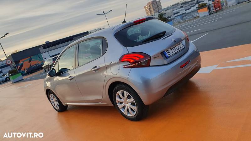 Peugeot 208 1.2 L PureTech Style - 19