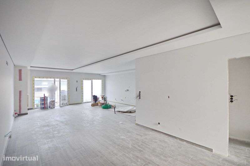 Moradia Nova GeminadaT4 com piscina der 225 m2 em lote de 500 m2 - Grande imagem: 4/11