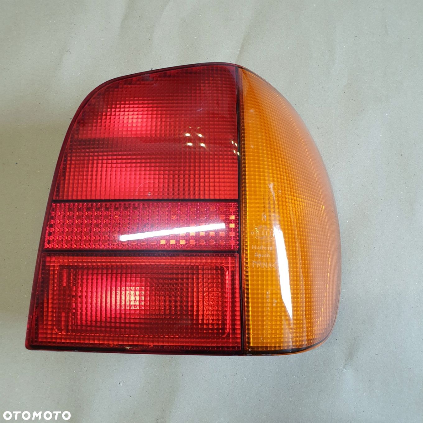 LAMPA PRAWY TYŁ TYLNA WKŁAD VW POLO III 6N OE UK - 1