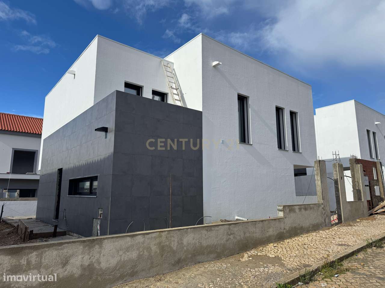 Moradia T4 contemporânea em Construção em Trajouce – São Domingos de R - Grande imagem: 3/31