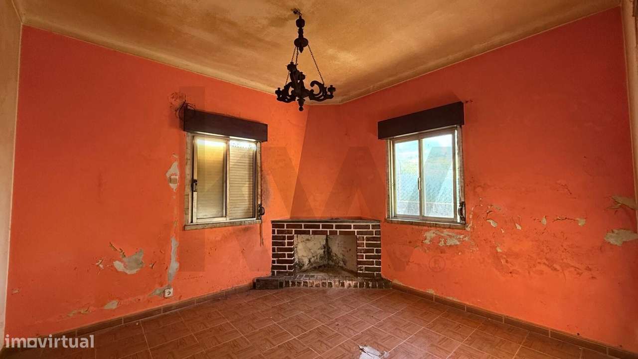 Moradia para reconstrução | Terreno 1.506 m2 | Vista campo | Periferia-28