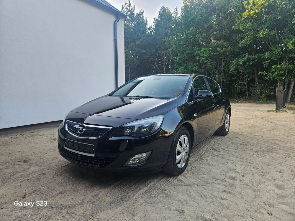 Opel Astra J 1.4 Turbo Edition 2010