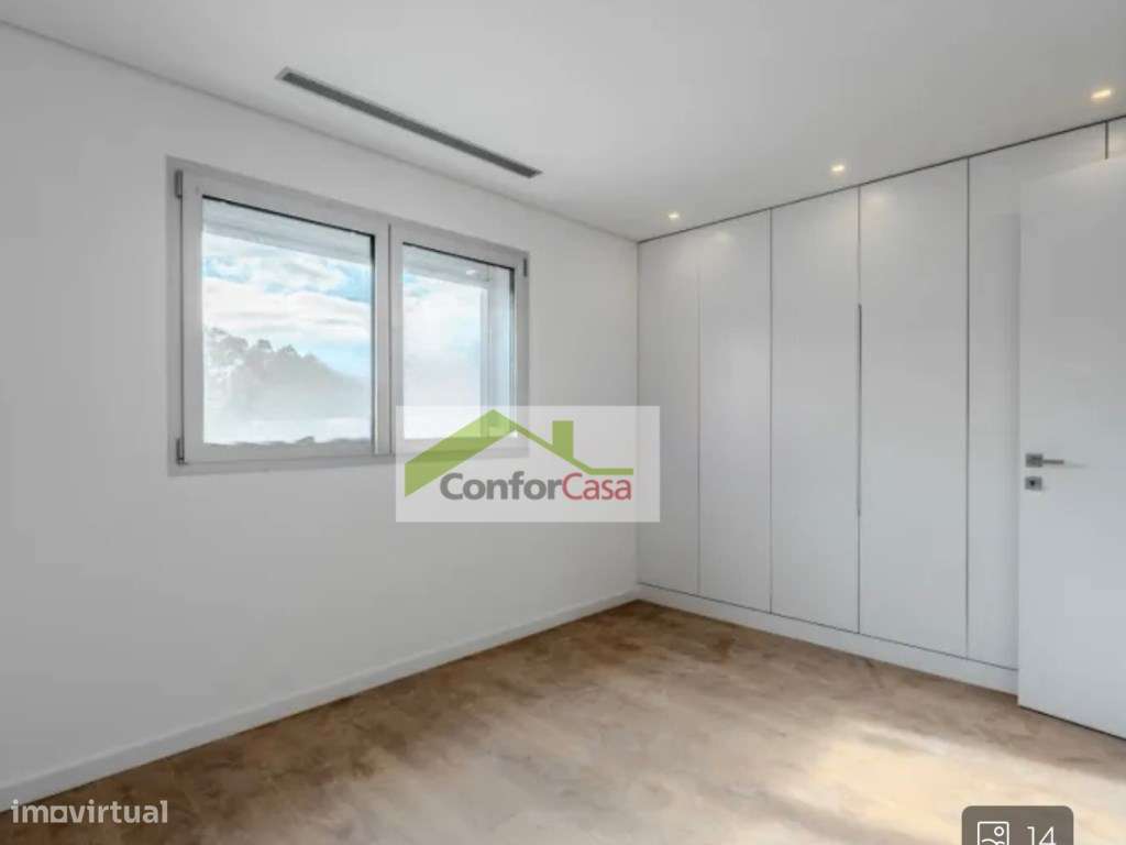 T3 com Ar Condicionado, varanda e L. garagem no Centro de Braga-8