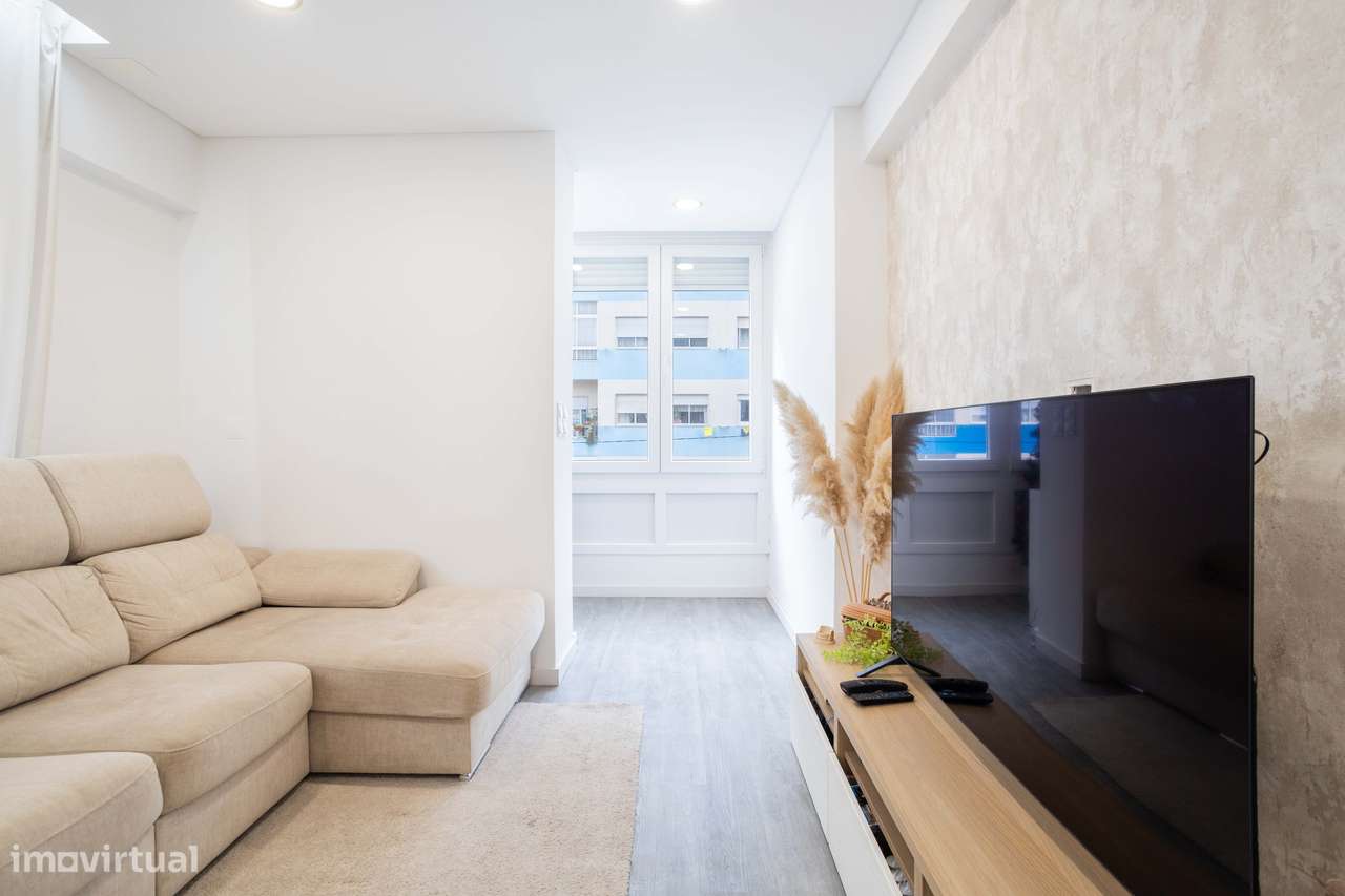 T2 Torre da Marinha - Totalmente Remodelado - Grande imagem: 3/20