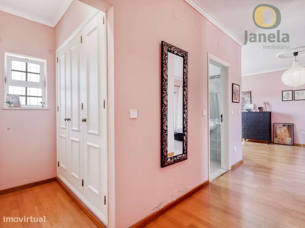 Moradia T3 com Garagem e Piscina no Vila Sol-9