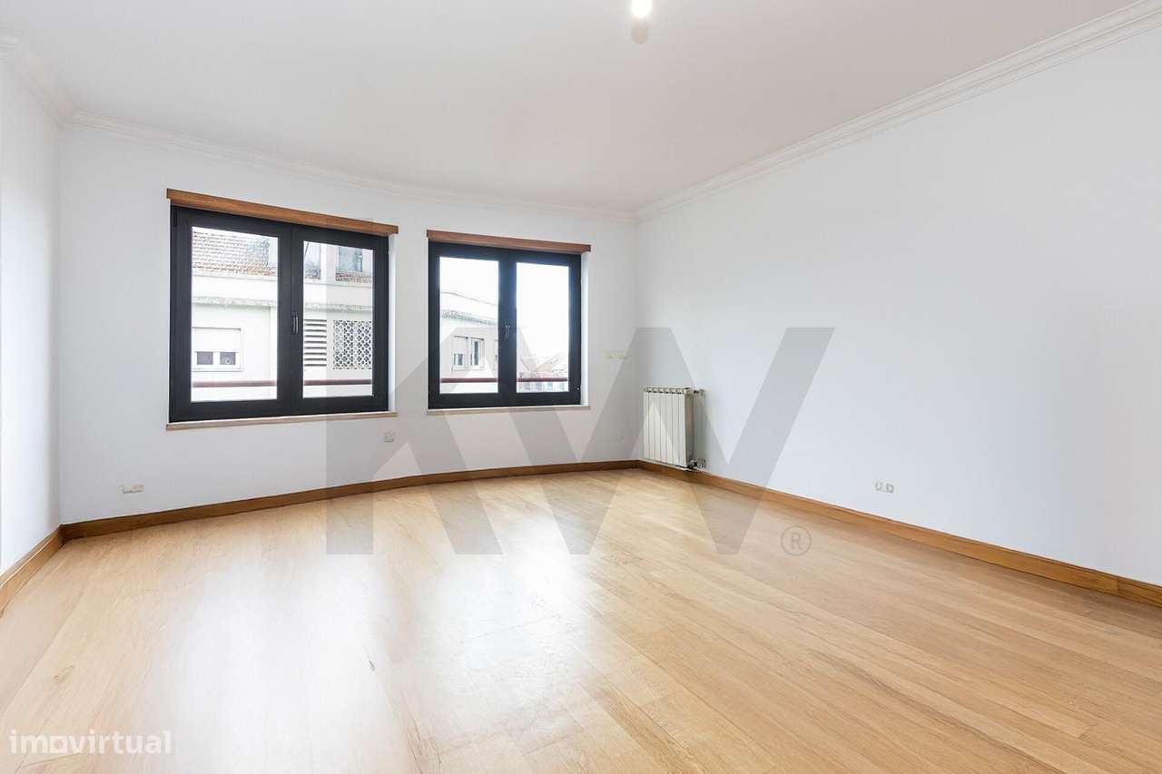 Apartamento T3 de 148m2 em Campo de Ourique, 2 lugares de estacionamen - Grande imagem: 3/23