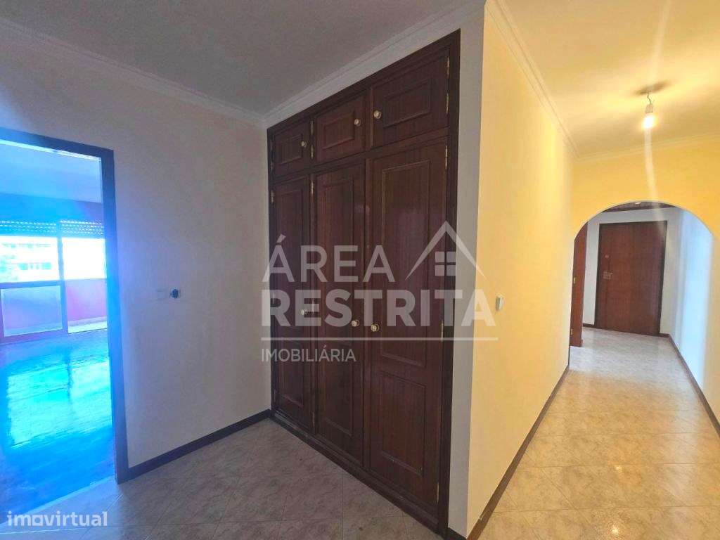 Apartamento T2 c/Parqueamento, na Cavaleira - Algueirão-9