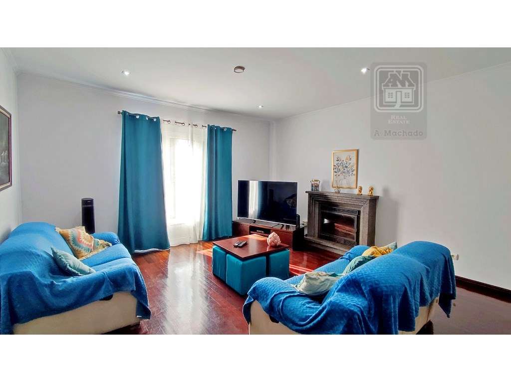 VENDA de MORADIA - VIVENDA com alojamento local e piscina - Fenais ...-17