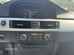 BMW Seria 3 320d DPF Touring Edition Sport - 25