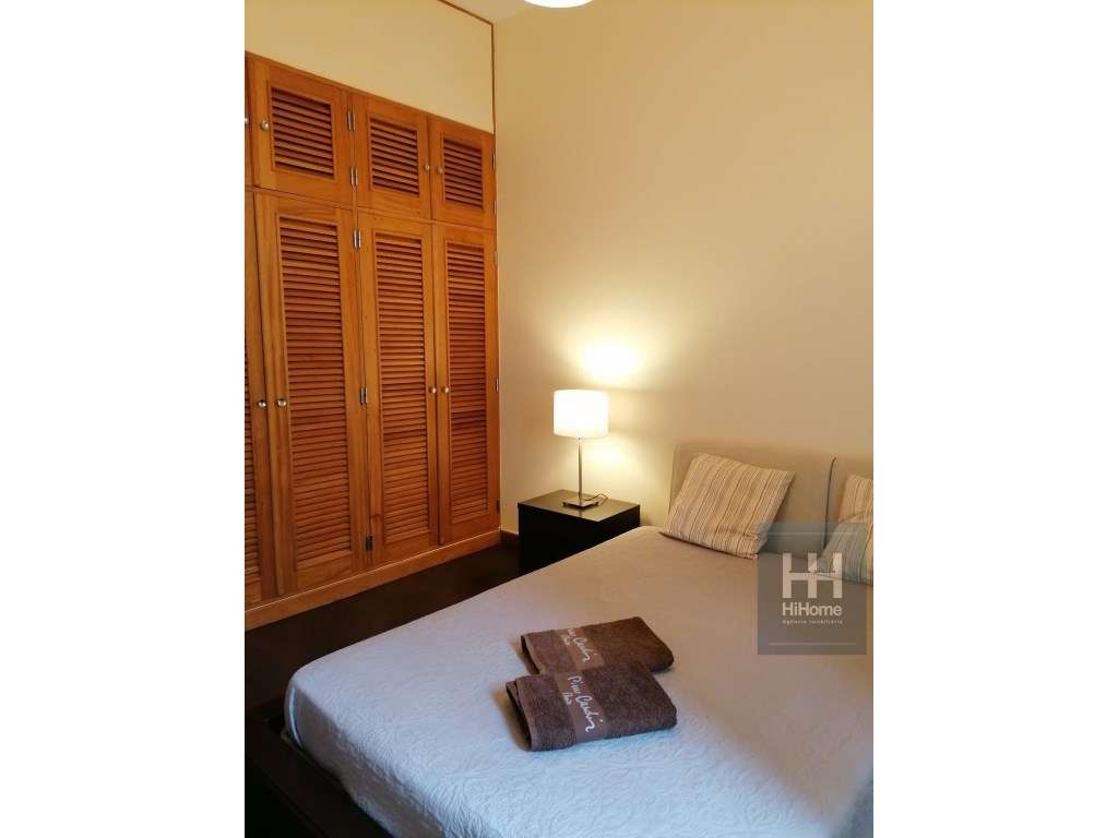 Moradia T5 + Apartamento T2 no centro do Porto Santo-13