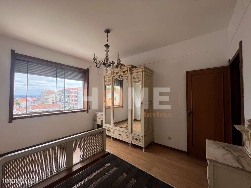 Apartamento T3+1, com varanda à Av. Fernão de Magalhães- Bonfim- Porto-54