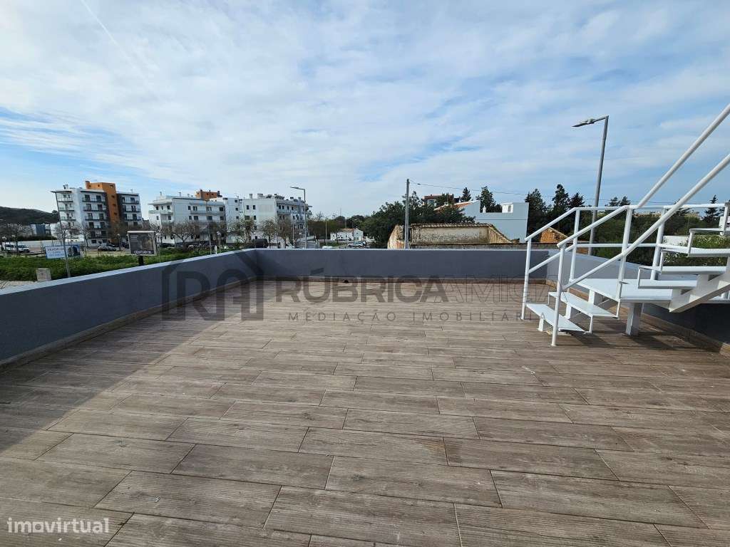 Moradia dúplex recuperada com garagem em Loulé-19