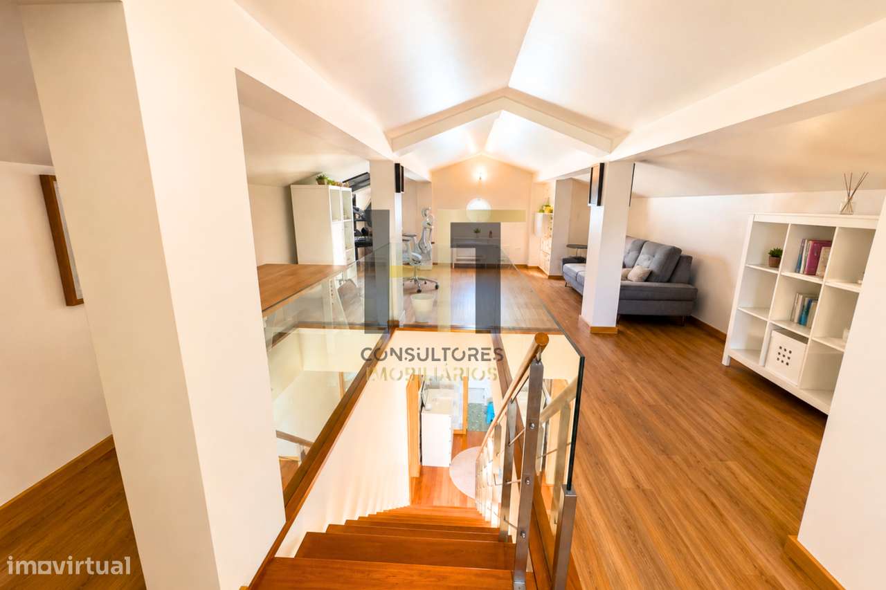 Moradia T3 | 4 Frentes | Piscina, Suite c/ Closet, Garagem 3 Carros |-24