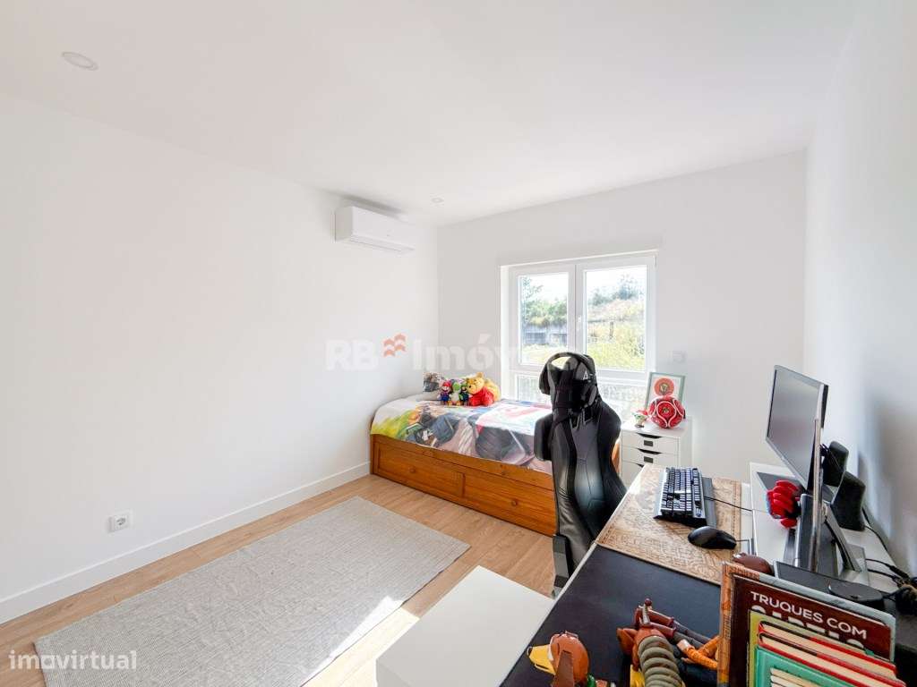 Apartamento T3 Semi-Novo, c/ Garagem - em Constância-15
