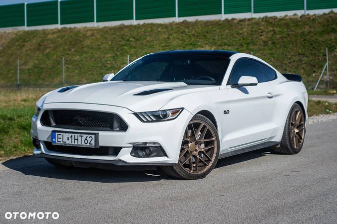 Ford Mustang 5.0 V8 GT - 4