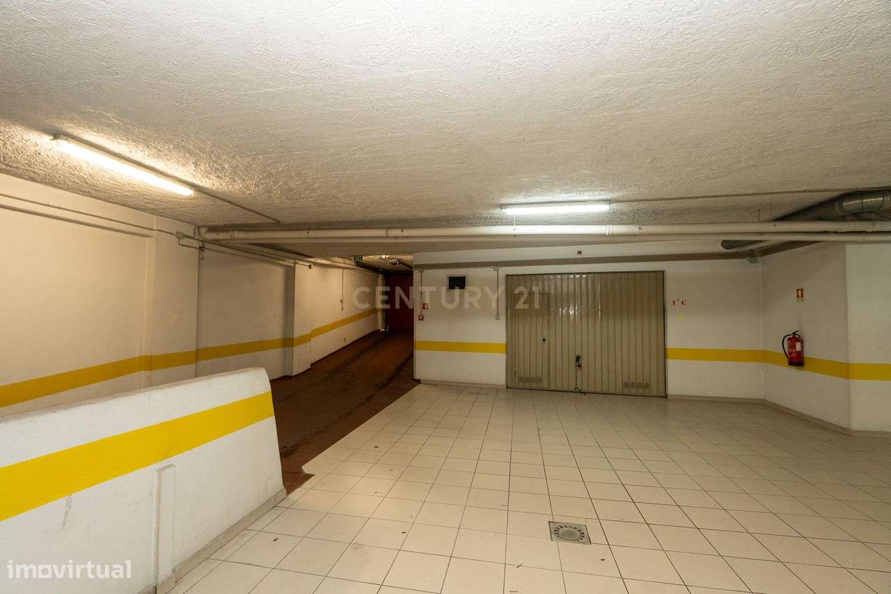 Fantástico T3, Na rua Abel Manta  em Odivelas-16