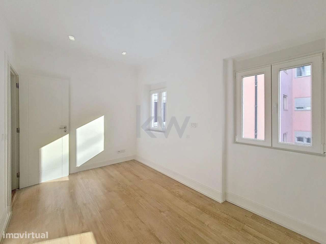 Areeiro: O Encanto de um T3 com Design Contemporâneo e Distinto - Grande imagem: 4/27