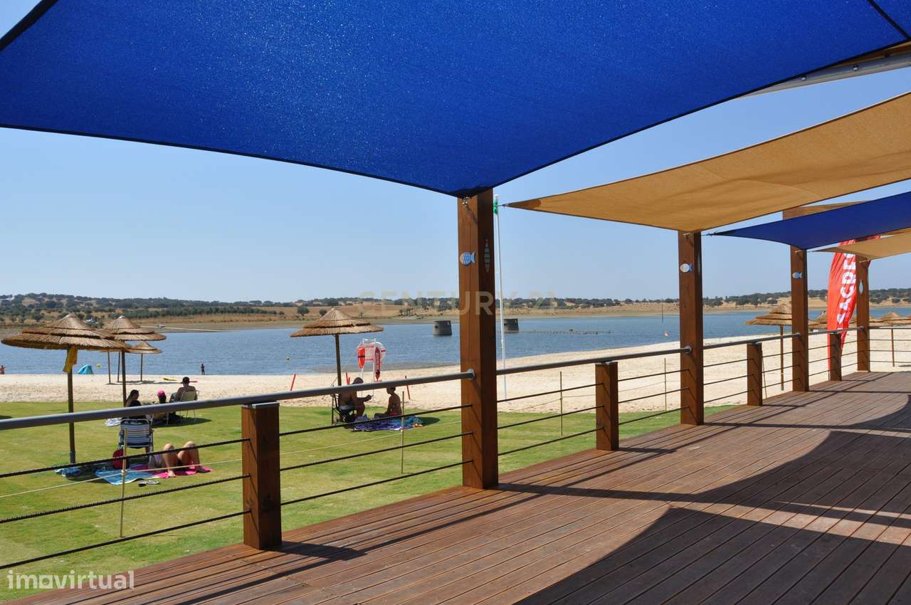 Moradia T2 , perto da praia, para Recuperar em Oriola, Évora.-14
