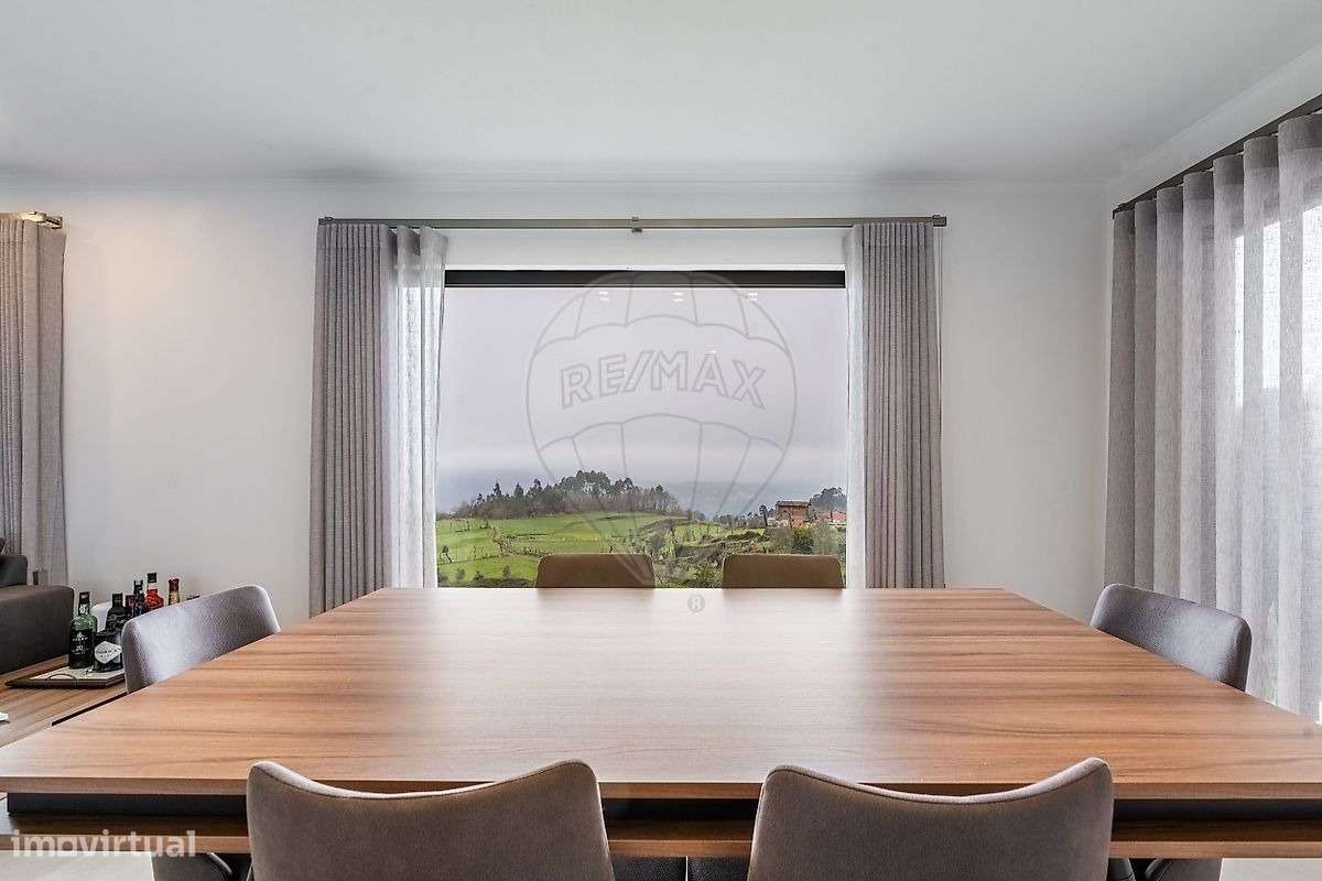 Moradia T3 em Vilarinho Valdosende – Gerês - Grande imagem: 4/42