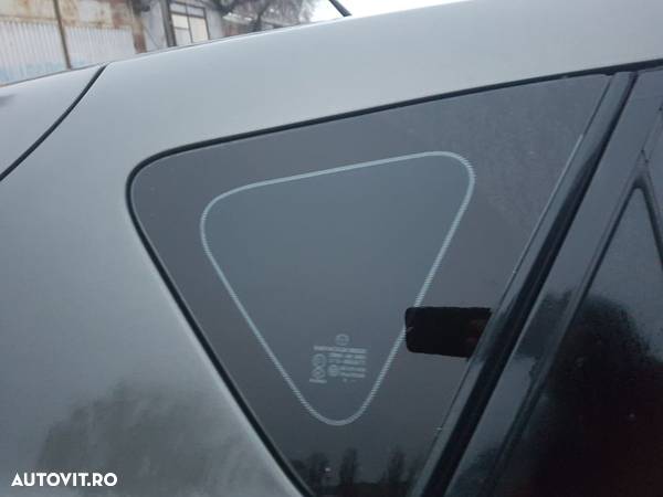 Geam Sticla de pe Aripa Caroserie Dreapta Spate Mazda 3 2009 - 2013 - 1