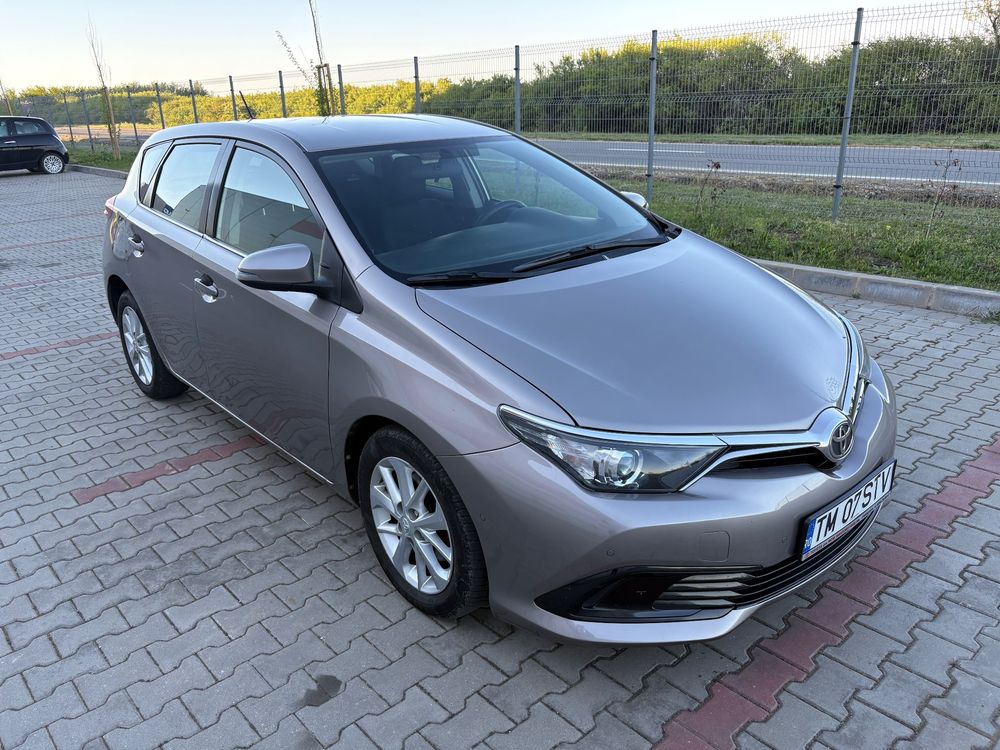Toyota Auris II [2012 - 2018] 2.0 D-4D DPF Sol 2013