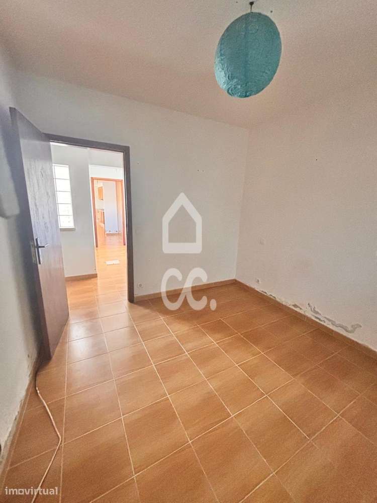 OPORTUNIDADE DE INVESTIMENTO---Moradia T2, Kitchenette, 2 WC de serviç-10
